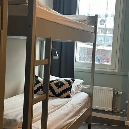 Stasjonen 2* Λιλεχάμερ