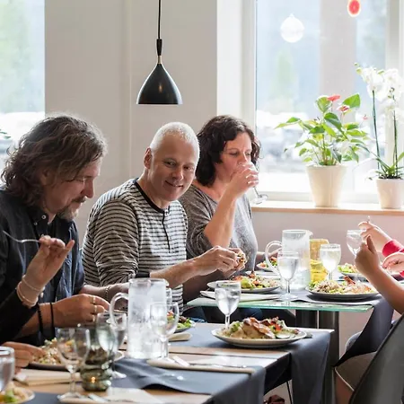 Stasjonen ホテル 2*